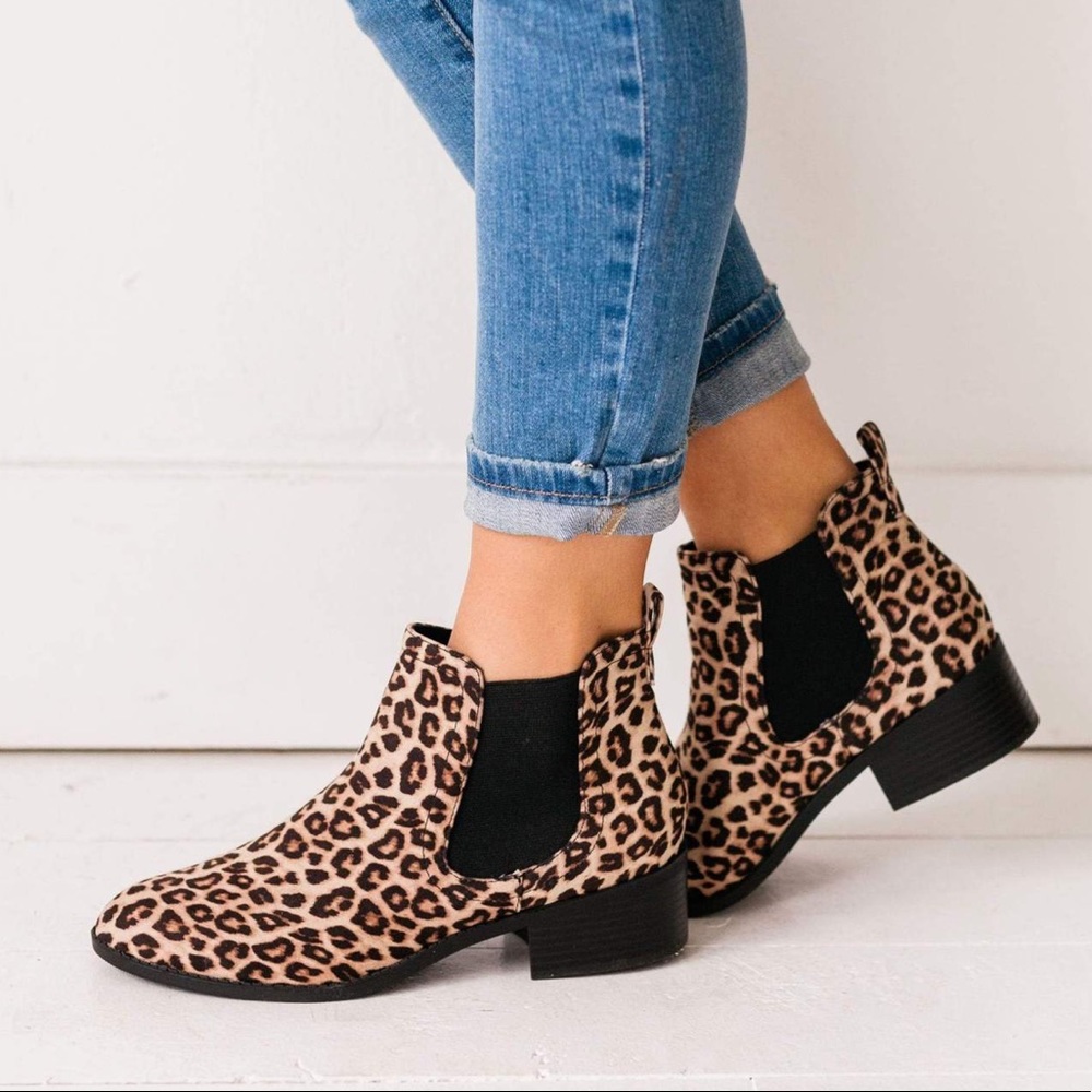 Cheetah Print Pull On Los Heel Chelsea Ankle Boots